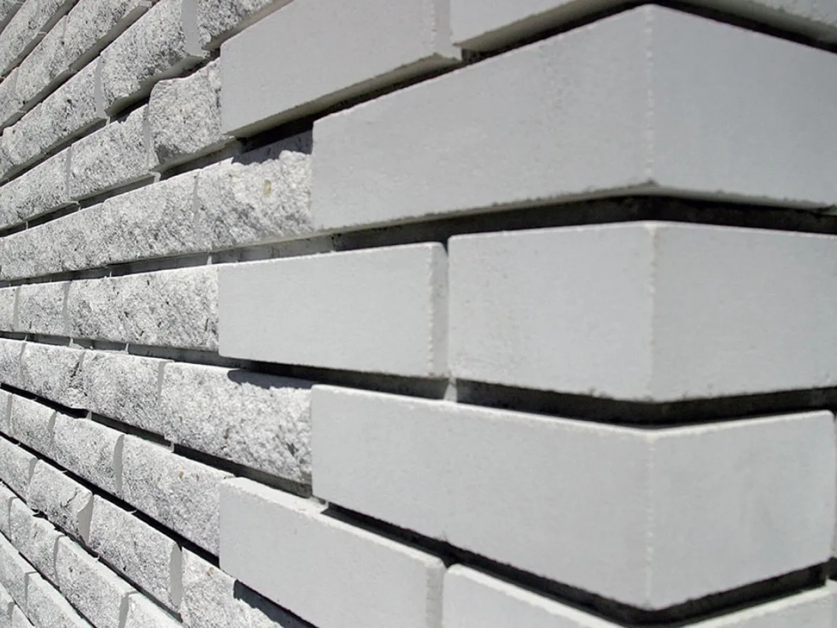 Czym pomalować cegłę, aby uniknąć błędów i uzyskać idealny efekt