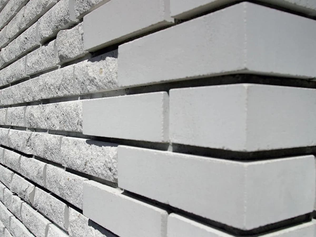 Czym pomalować cegłę, aby uniknąć błędów i uzyskać idealny efekt