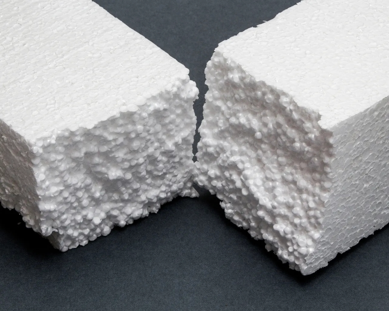 Gdzie wyrzucać styropian po jedzeniu? Sprawdź, co musisz wiedzieć