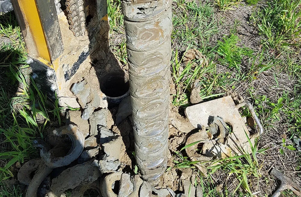 Jak sprawdzić pokłady żwiru i uniknąć kosztownych błędów w budowie